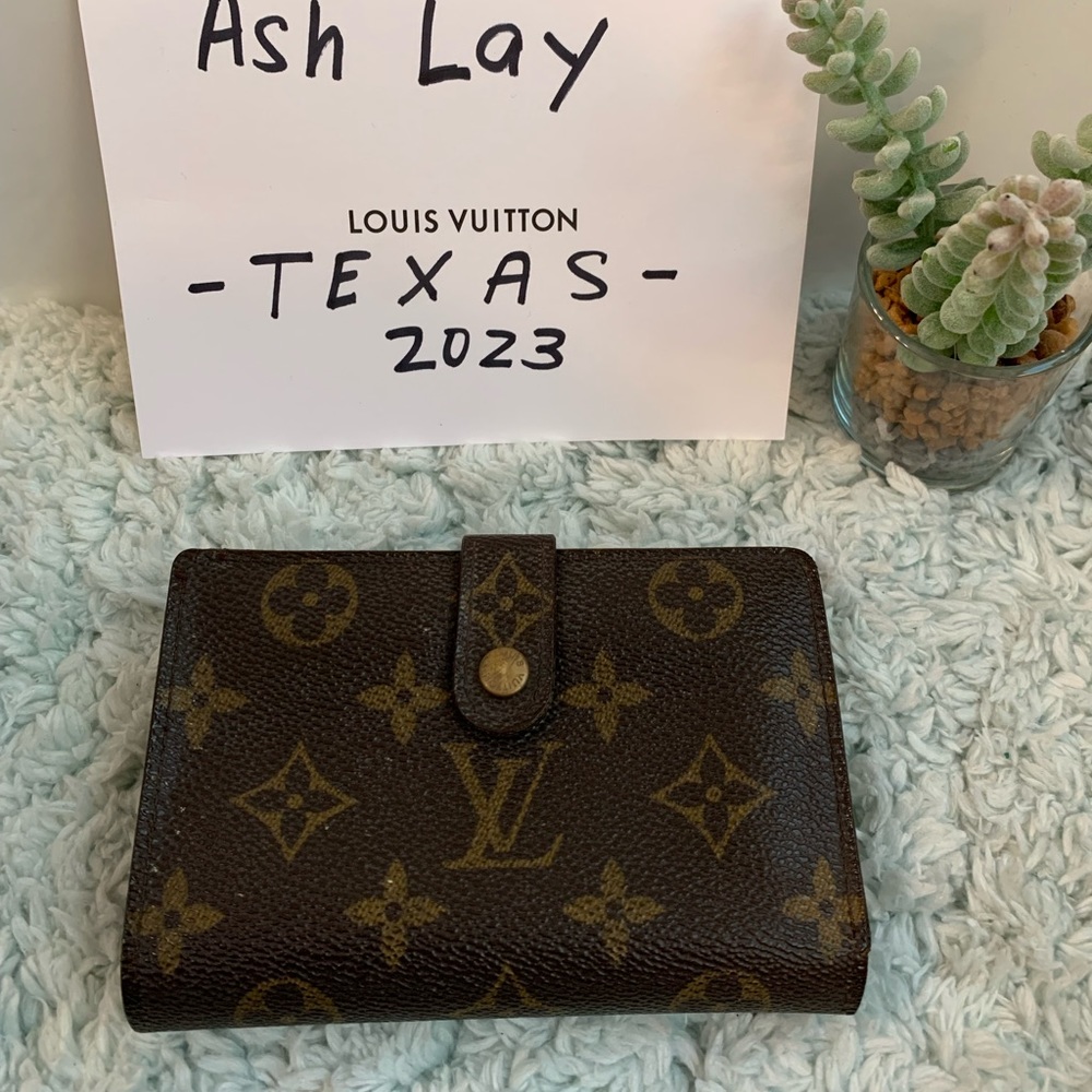 SOLD!!!!!Kisslock Wallet